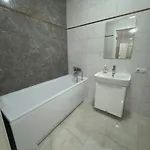 просторі у новобудові вул вашингтона Apartament *