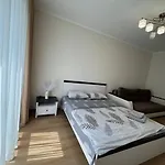 просторі у новобудові вул вашингтона Apartament
